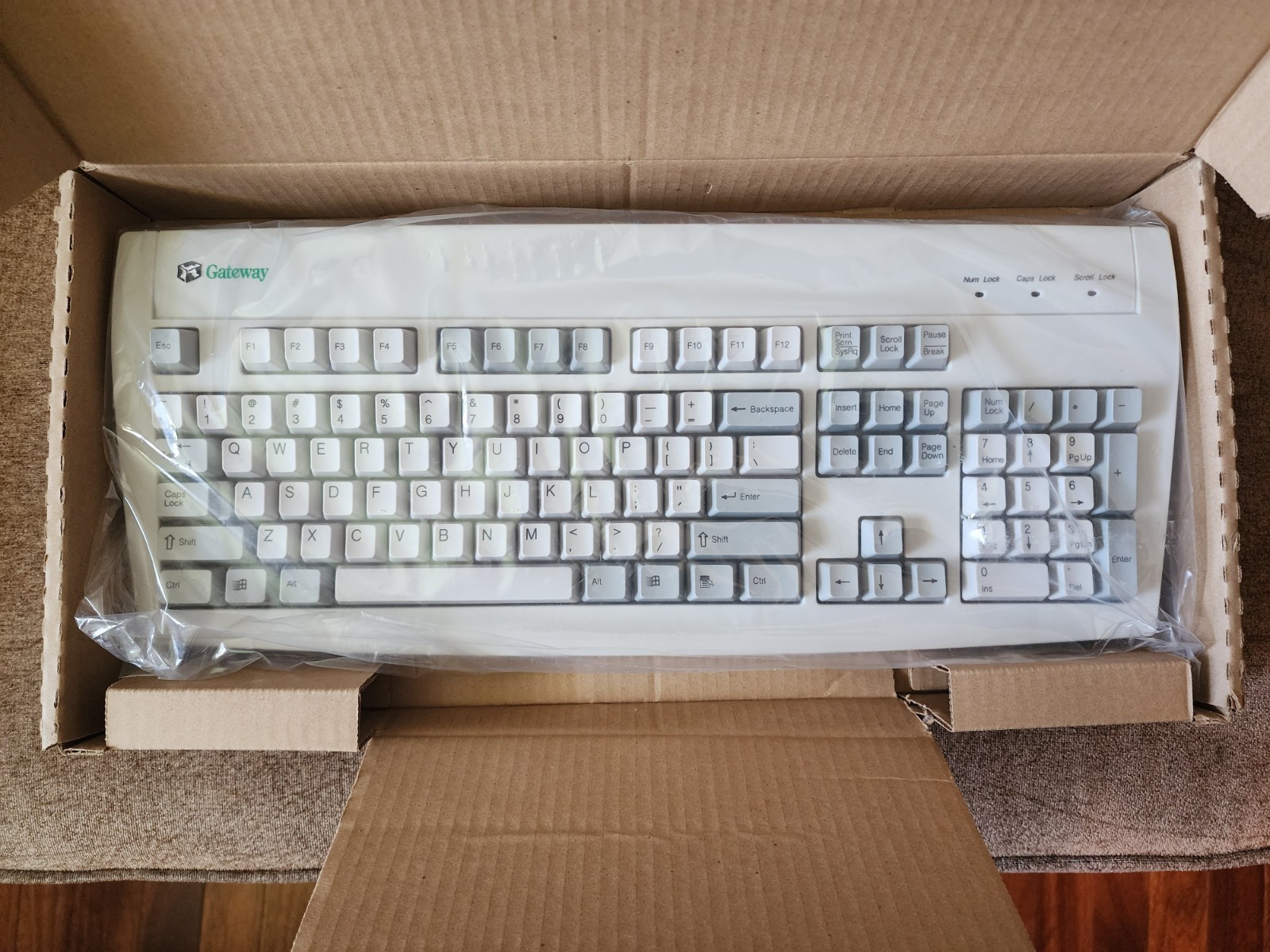 Vintage GATEWAY Model G9900 PS/2 Multimedia Wired Keyboard 7001024