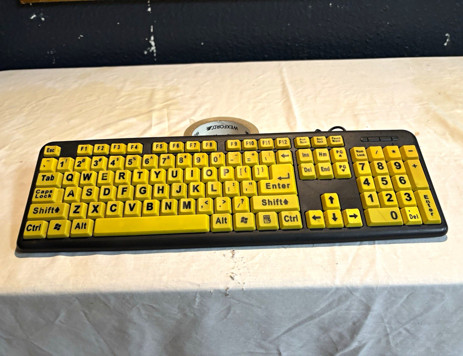 EagleTec KG011 Wired USB Keyboard Yellow/Black English QWERTY Enhanced Keys