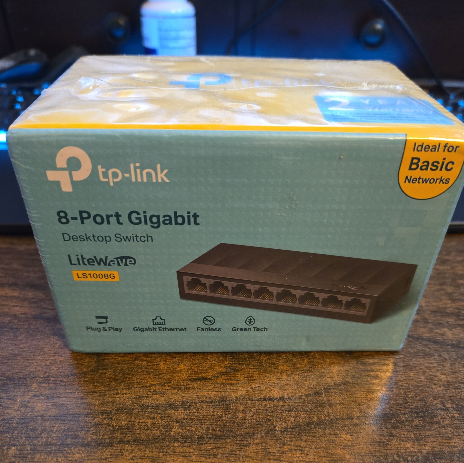 TP-LINK LS1008G 8-Port 1000Mbps Desktop Switch - Black