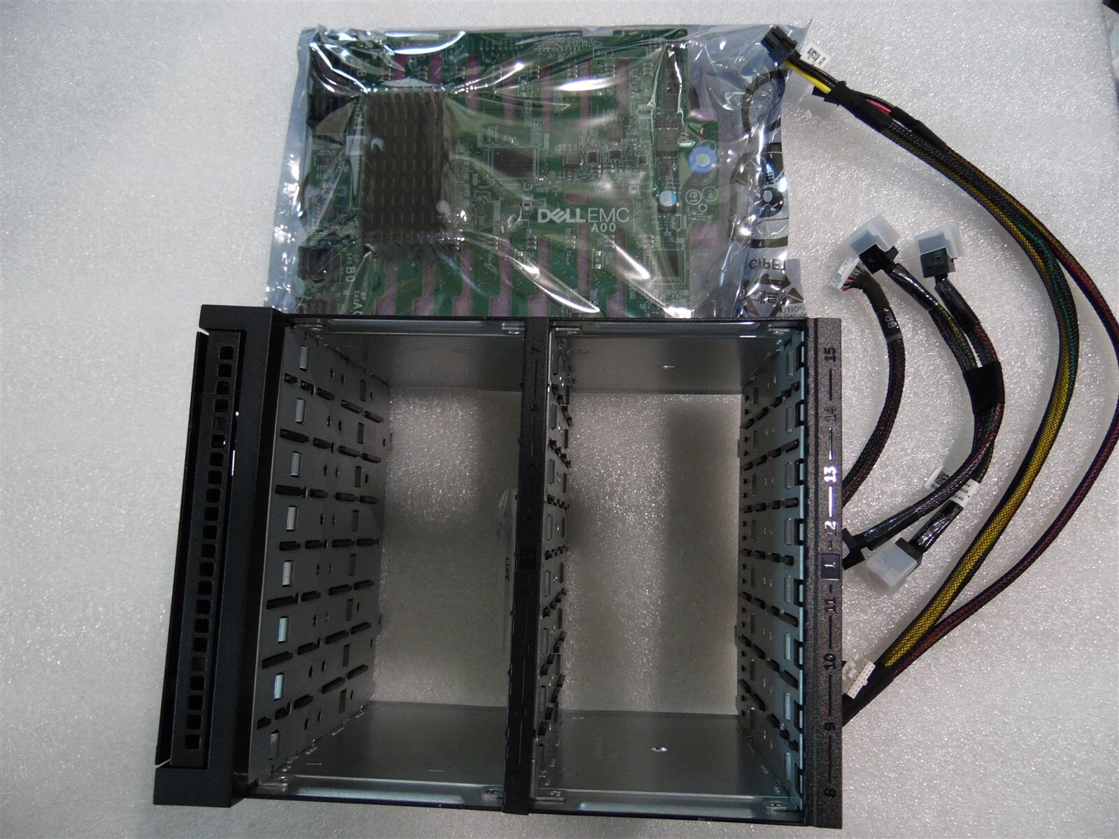 32 BAY 2.5" SFF HDD BACKPLANE UPGRADE KIT DELL POWEREDGE SERVER T640 RVJR7