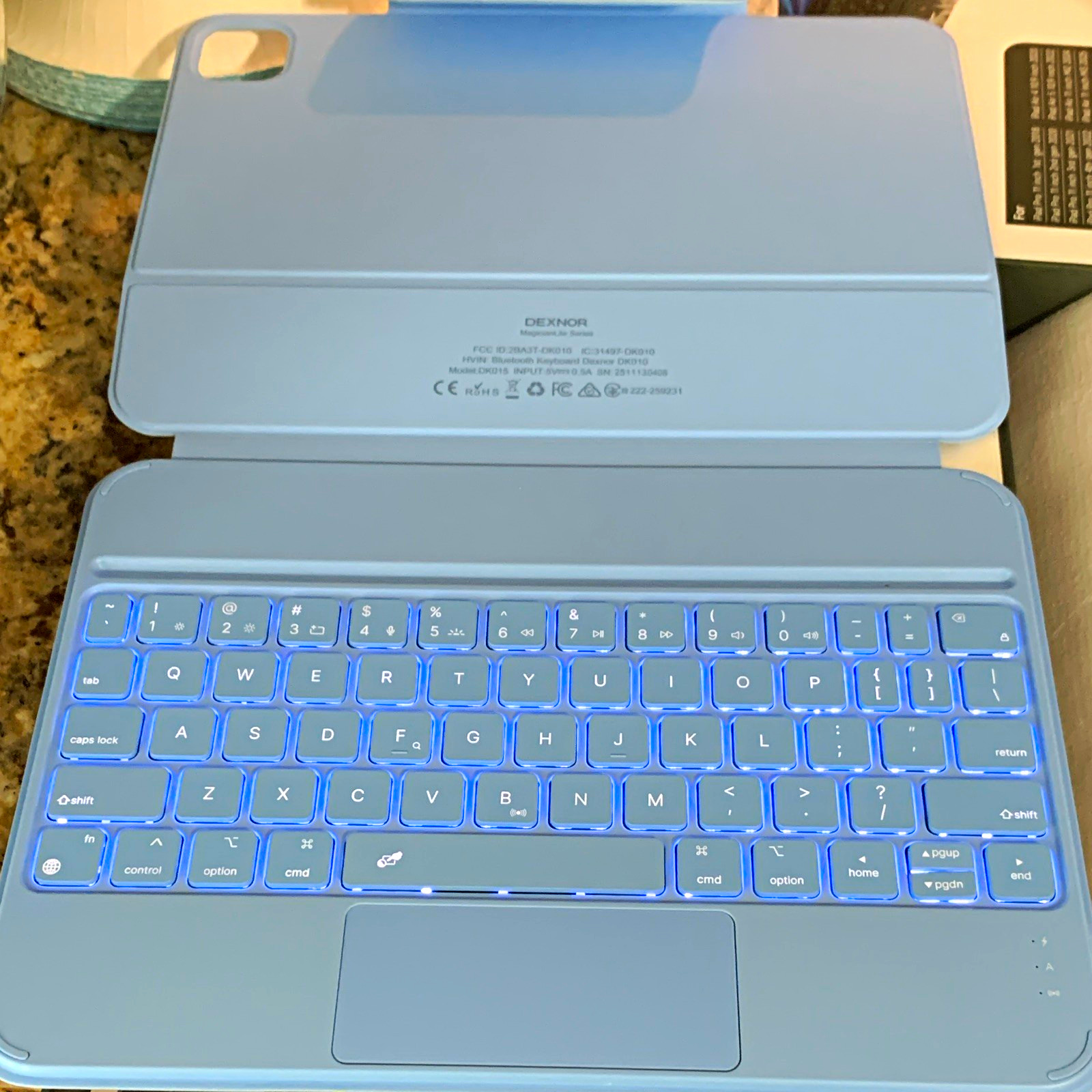 Dexnor DK015 Magnetic Detachable Backlit Keyboard Case Stand Blue iPad Pro 11"