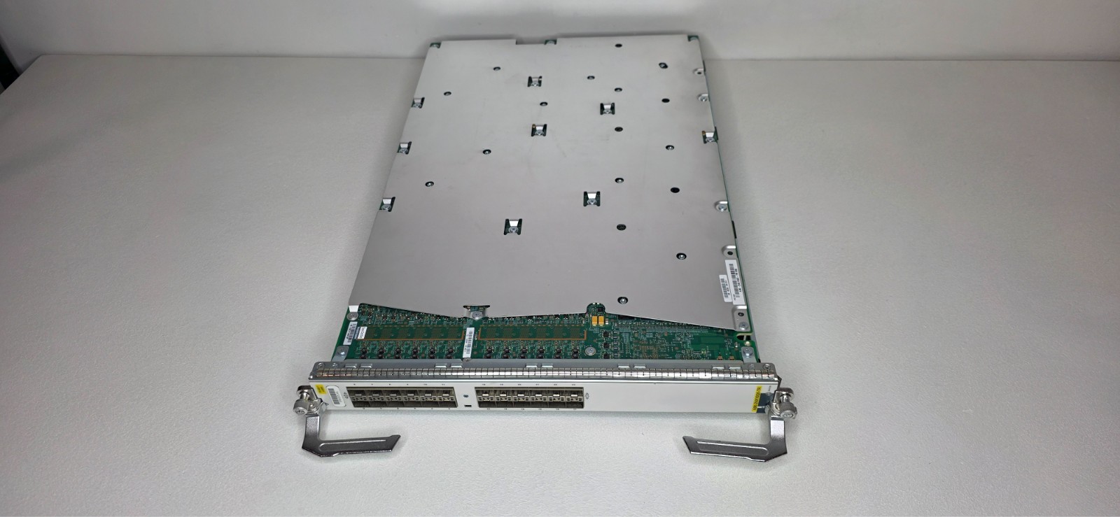 Cisco A9K-24X10GE-TR 24-Port 10 Gigabit Ethernet Line Card Cisco ASR 9000 Series