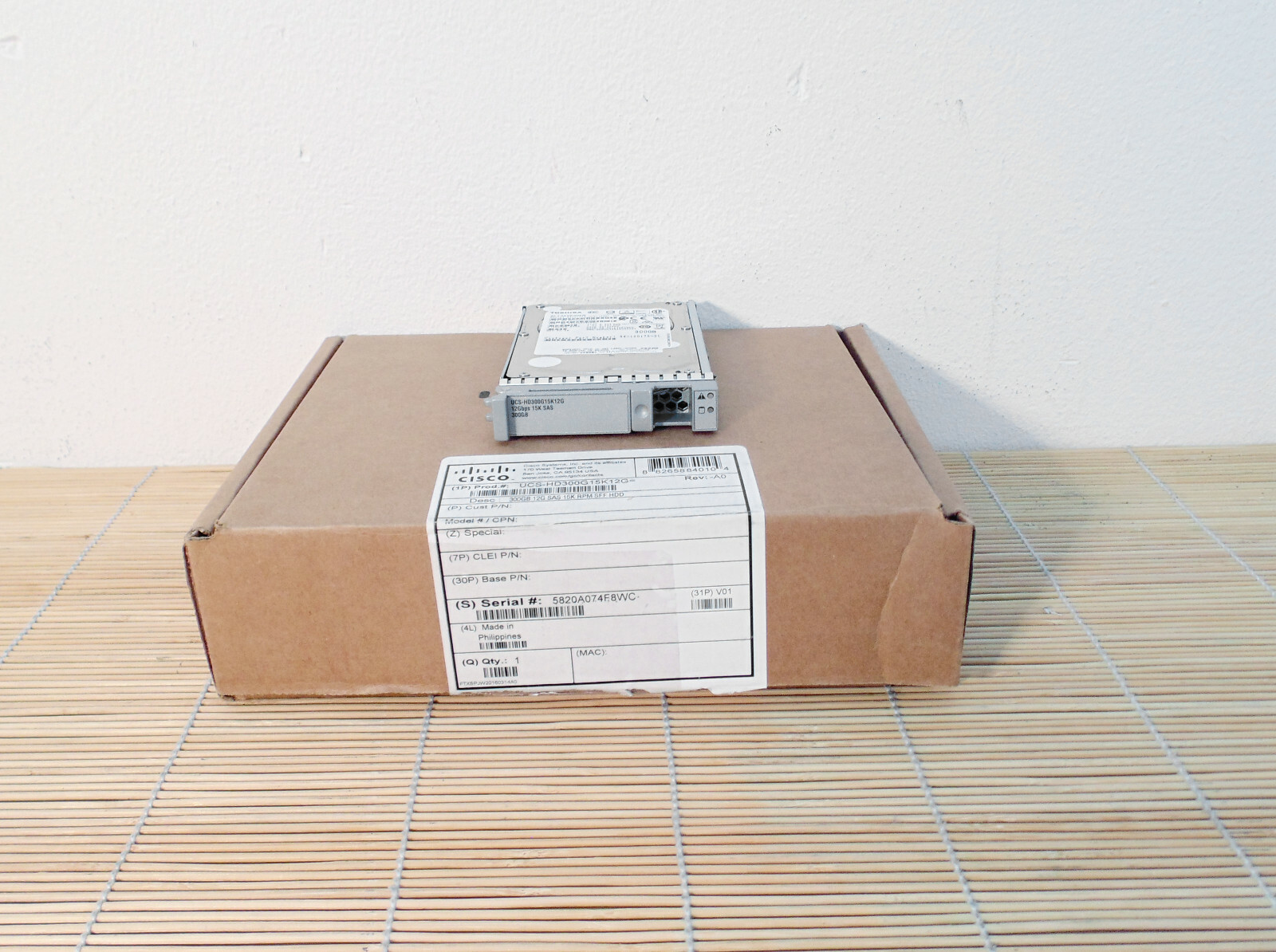 NEW CISCO UCS-HD300G15K12G 300GB 12G SAS 15K RPM SFF HDD NEW OPEN BOX