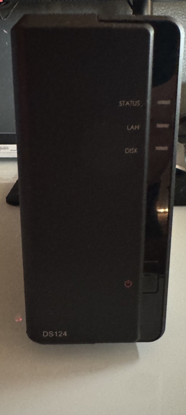 Synology DiskStation DS124 1-Bay NAS + Kingston 120GB SSD Tested Working