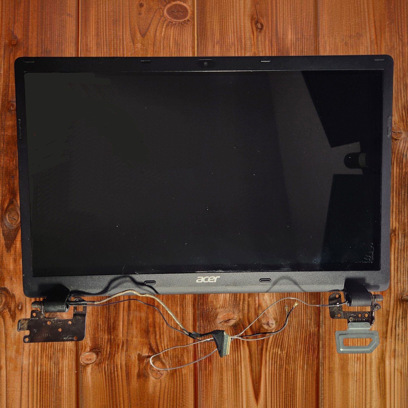 Acer Aspire E5-571P-55TL ~ Screen with lid, webcam, microphone, working hinges.