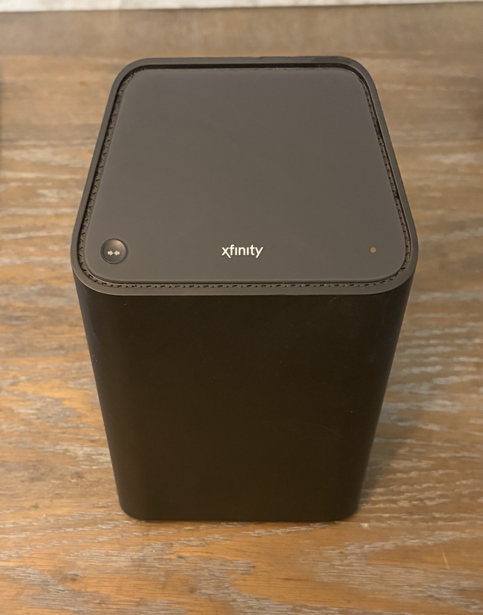 Xfinity XB6-T CGM4140COM WiFi Gateway Router & Cable Modem