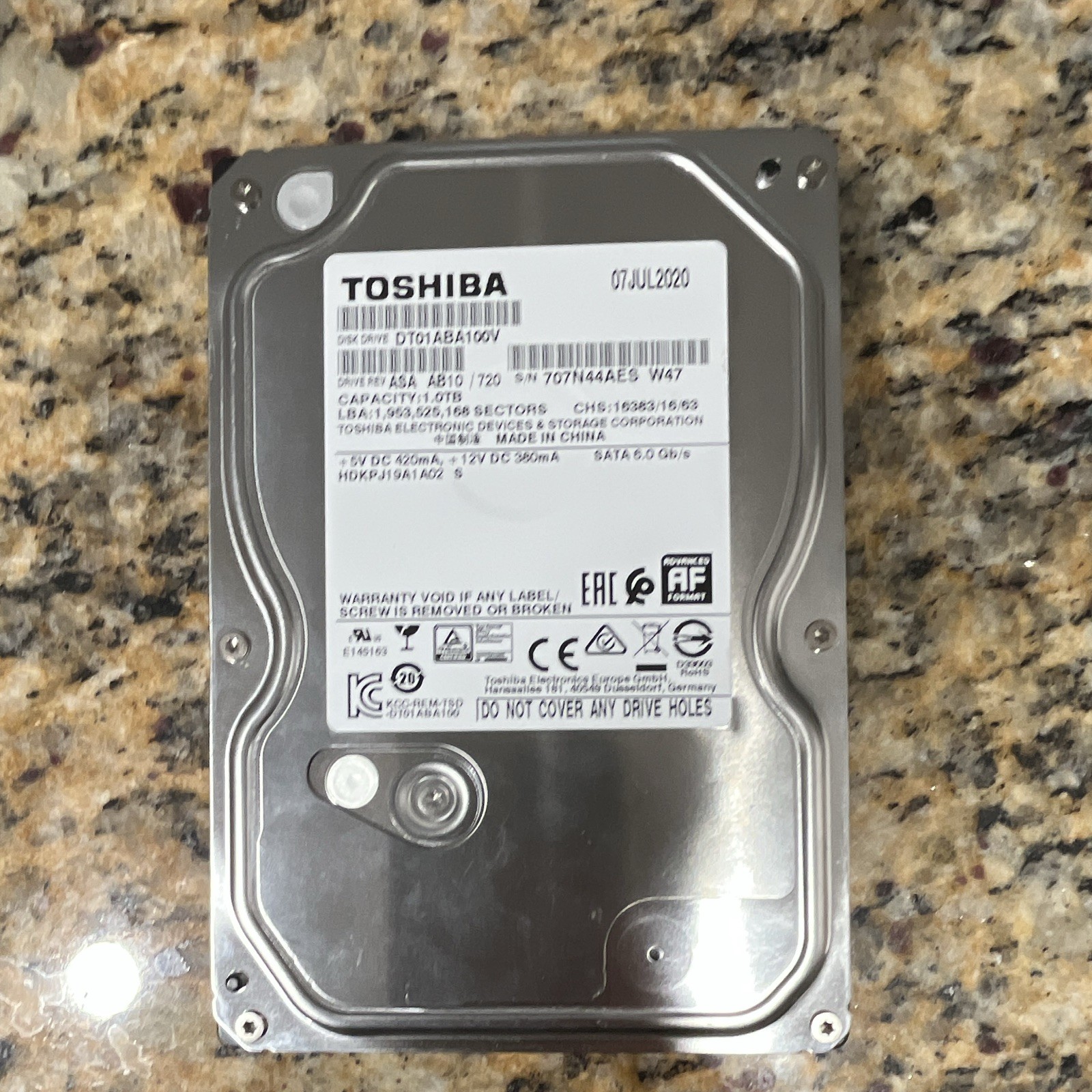 Toshiba DT01ABA100V 1TB 3.5" SATA III 6Gb/s 7200RPM 32MB HDD