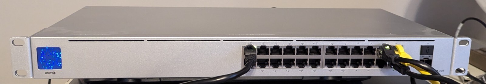 Ubiquiti UniFi USW-24-POE 24-Port Gigabit PoE Ethernet Switch