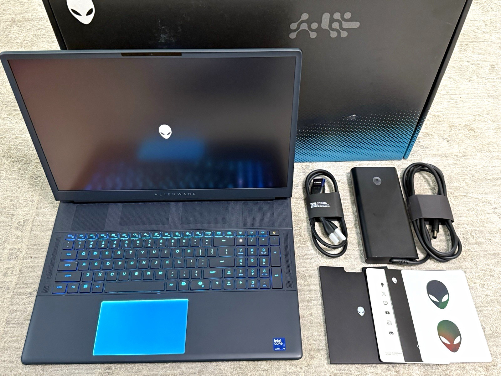 Alienware Area-51 18" Black i9 300hz screen 32GB 2TB SSD RTX 5070 Ti Win11