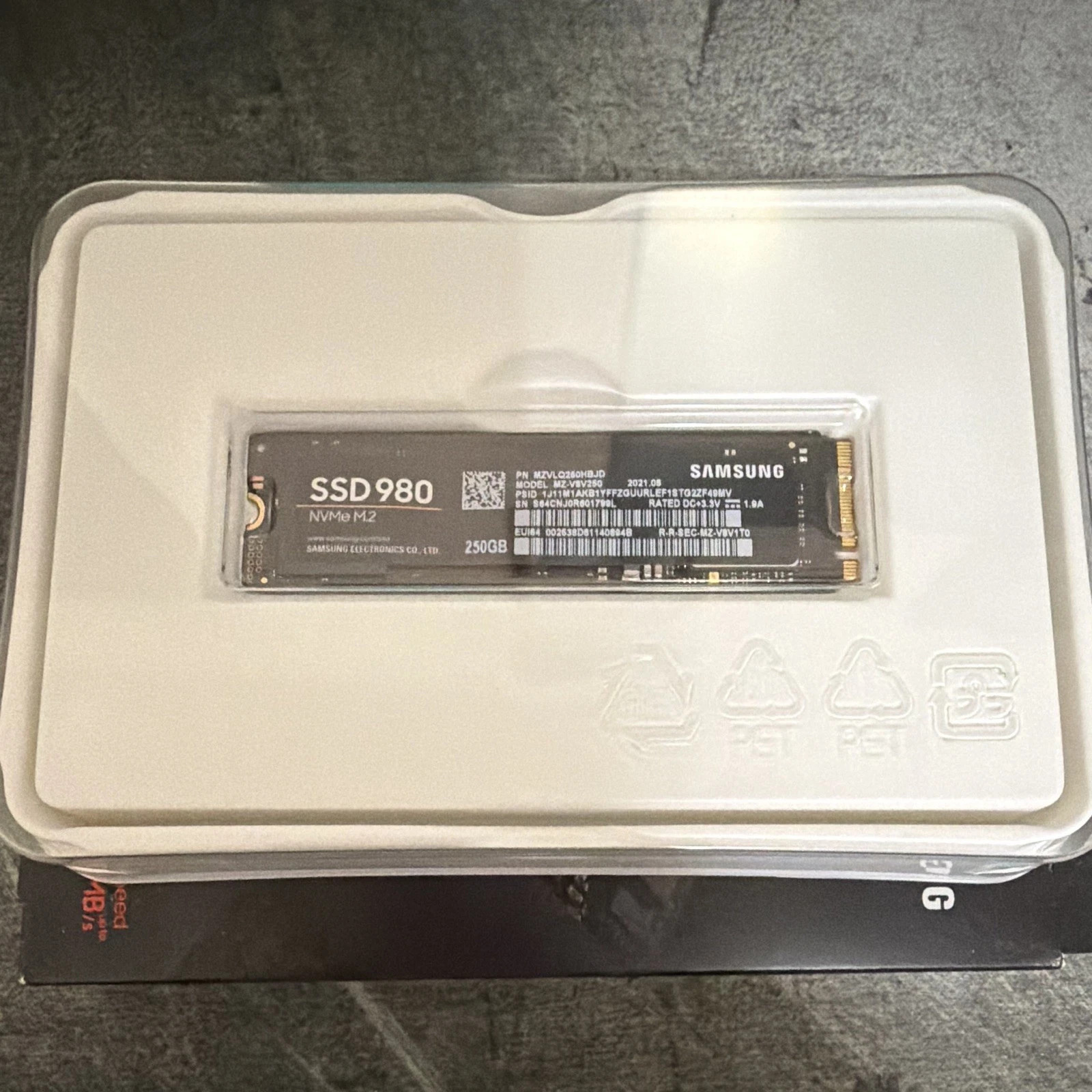Samsung SSD 980 250GB NVMe M.2 Internal SSD PCIe 3.0 x4 (MZ-VLQ250B)
