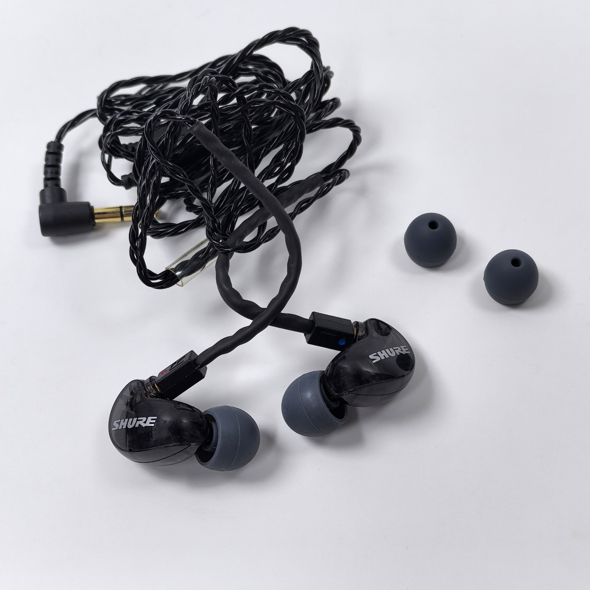 Shure SE215 Sound Isolating In-Ear Headphones Wired 3.5mm Jack Earphones Black