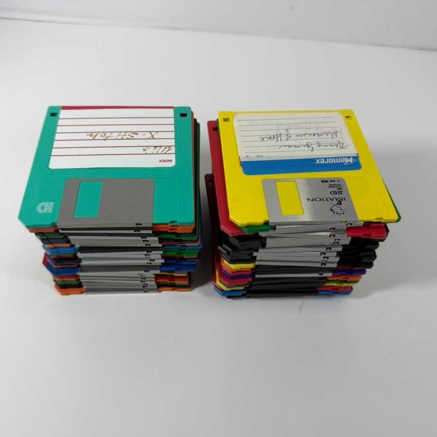 Lot of 50 3.5" Floppy Disks Diskettes Colorful Mixed Brands Embroidery Patterns