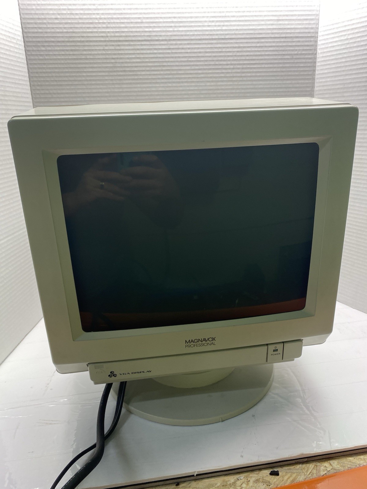 Vintage Magnavox 7BM749 074I VGA Monochrome Monitor 14" w Swivel Base