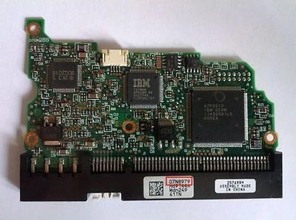 PCB Controller Hitachi Deskstar IC35L040AVVN07-0 Electronics 07N8979