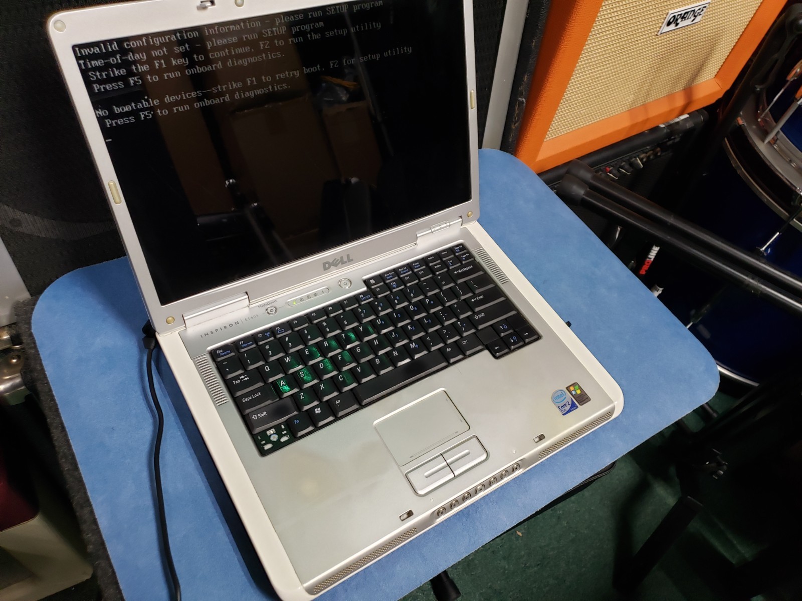 Dell Inspiron E1505 Laptop (Parts or Repair Only) Core 2 duo Powers On