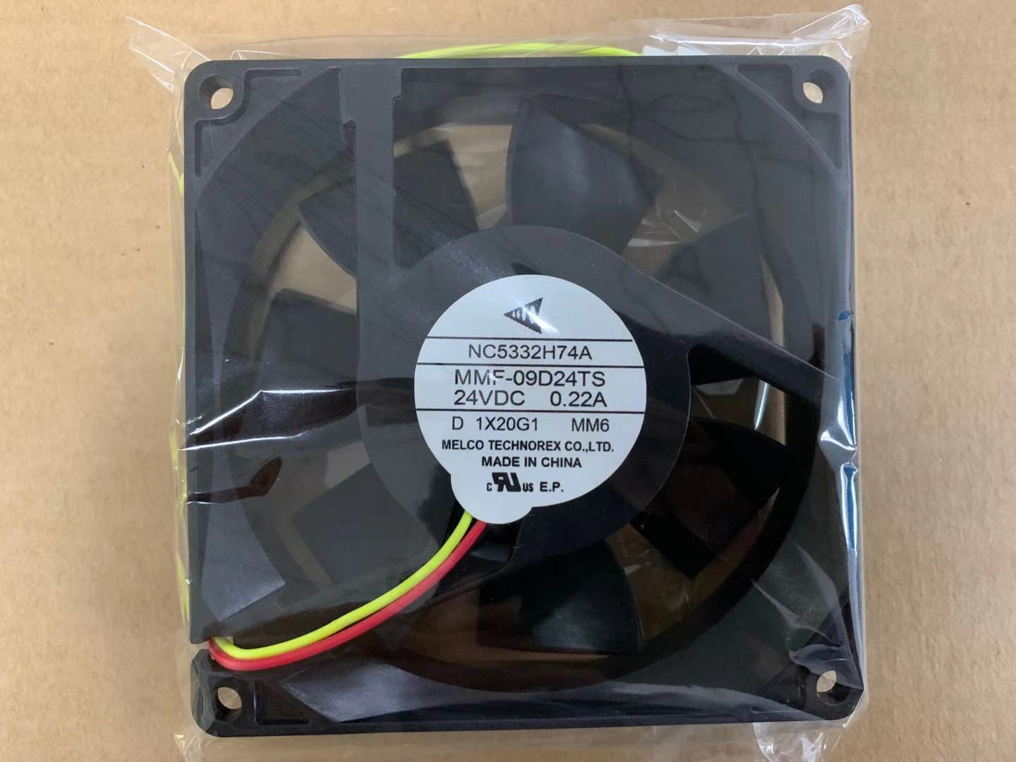 1pcs MITSUBISHI NC5332H74A 24VDC 0.22A MMF-09D24TS-MM6 cooling Fan 90*90*25mm