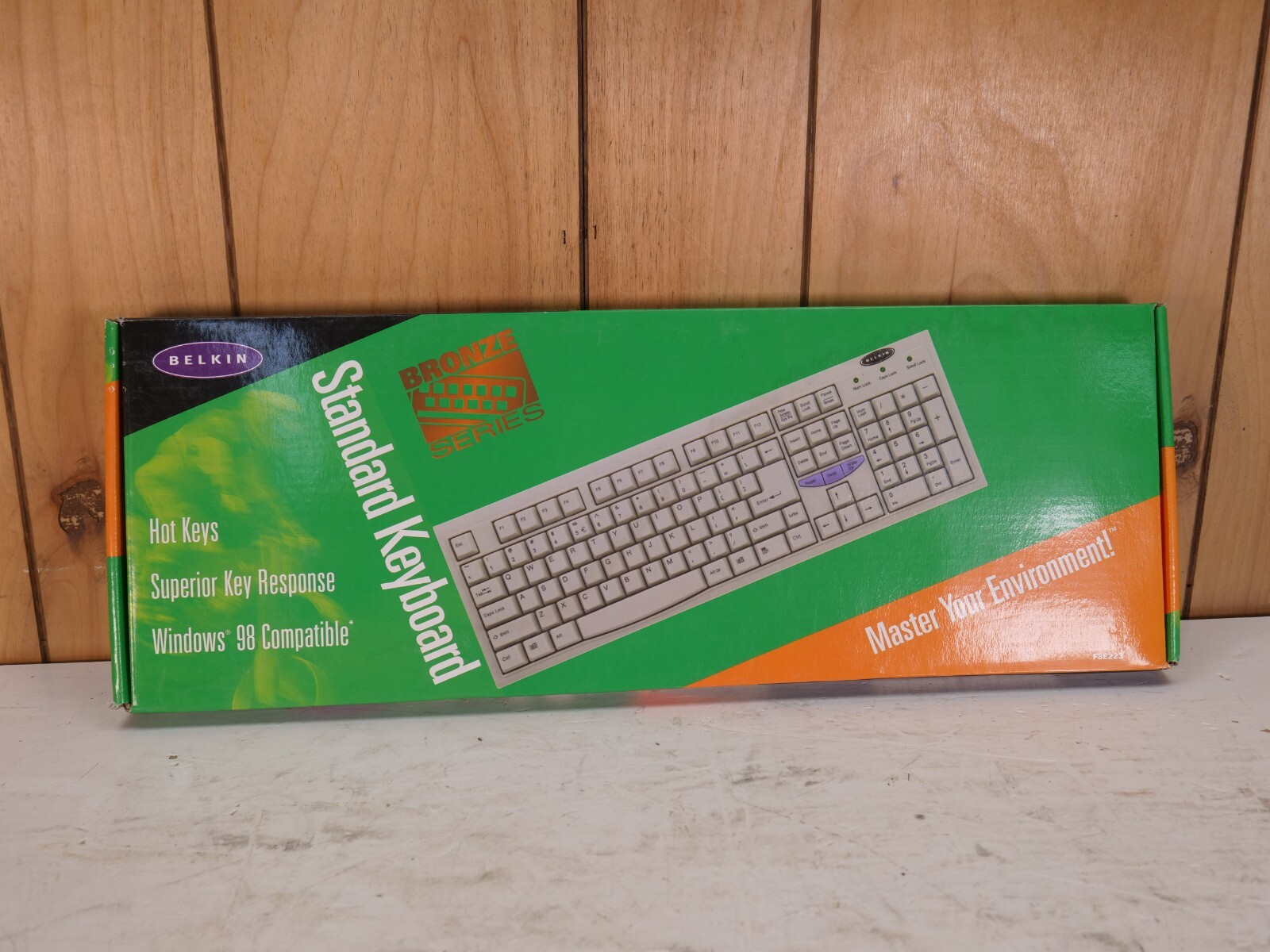 Belkin (F8E223) PS/2 Wired White Standard 104-Key Keyboard NEW