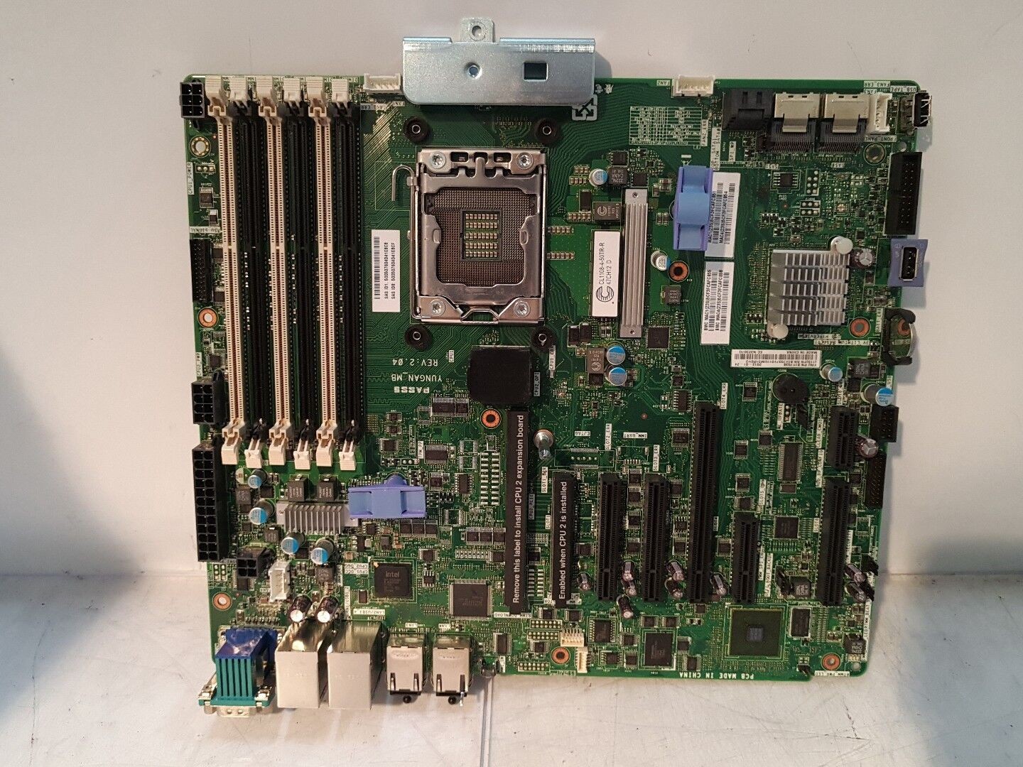 - IBM X3300 M4 system board 81Y7038 81Y7037