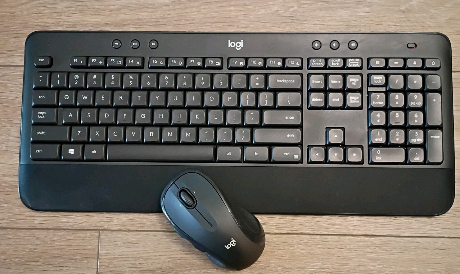 Logi Logitech K545 Keyboard & M510 Wireless Mouse Combo w/ Uni Receiver Tested