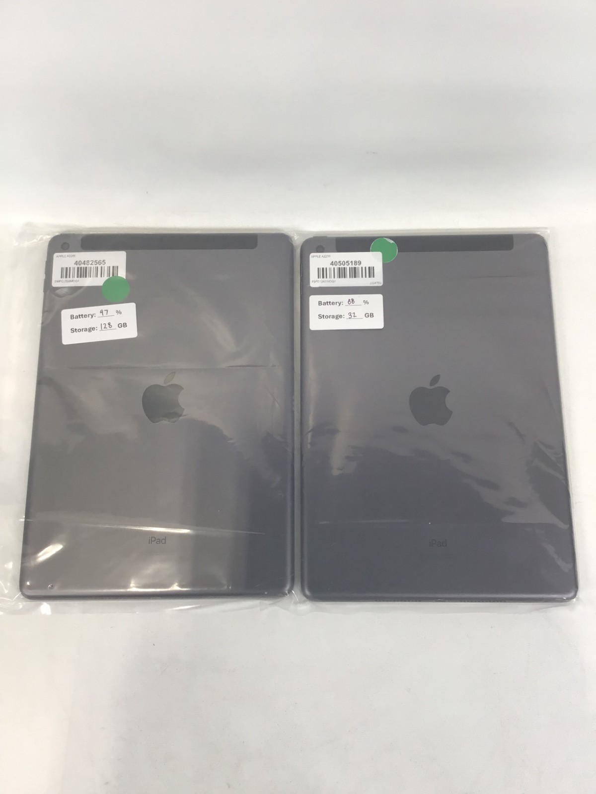Lot of 2 Apple iPad 7th Gen A2200 128GB 10.2" Space Gray 88% Battery Capacity ~