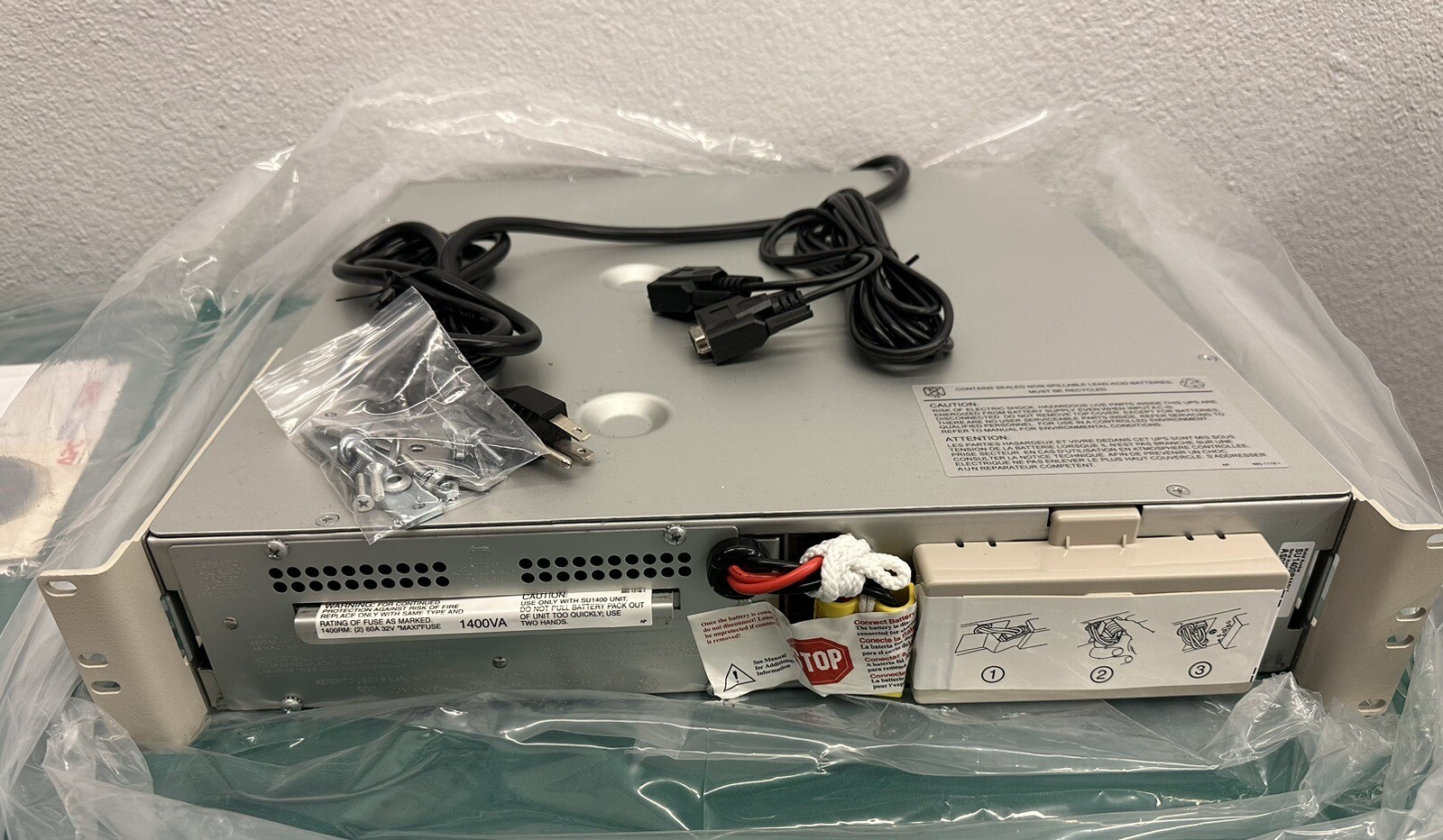 APC SU1400RM2U SMART-UPS Power Back-up New open Box
