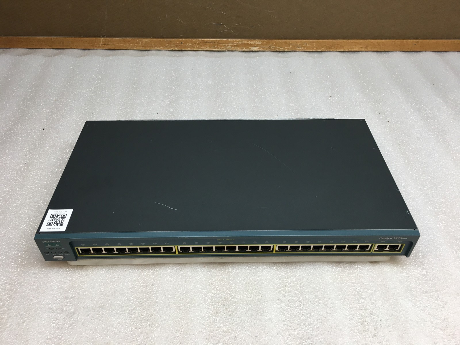 Cisco Catalyst 2950 Series WS-C2950T-24 24-Port Ethernet Network Switch