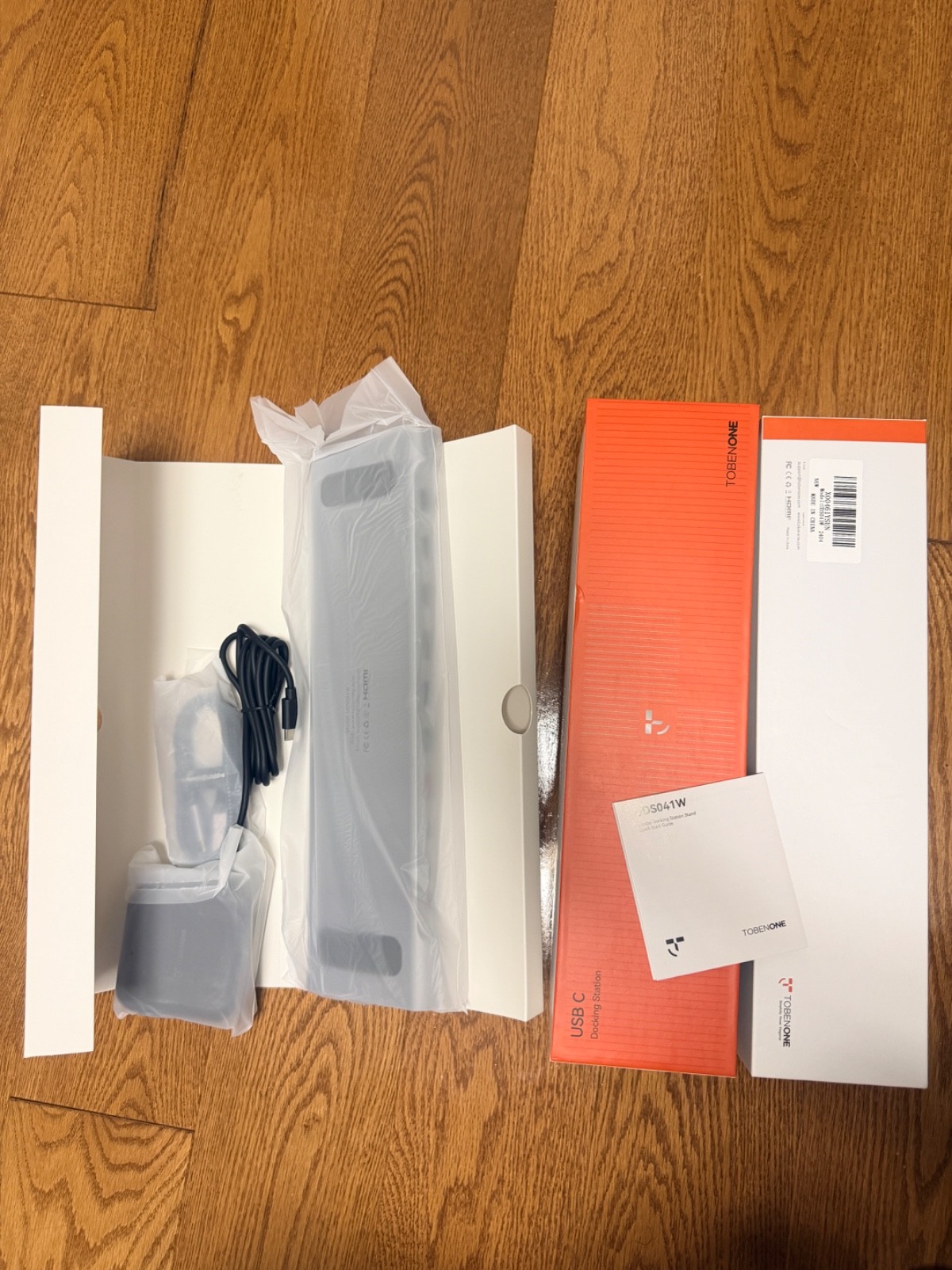 TobenONE Aluminum USB-C Docking Station UDS041W Thunderbolt 3 HDMI DP Ethernet