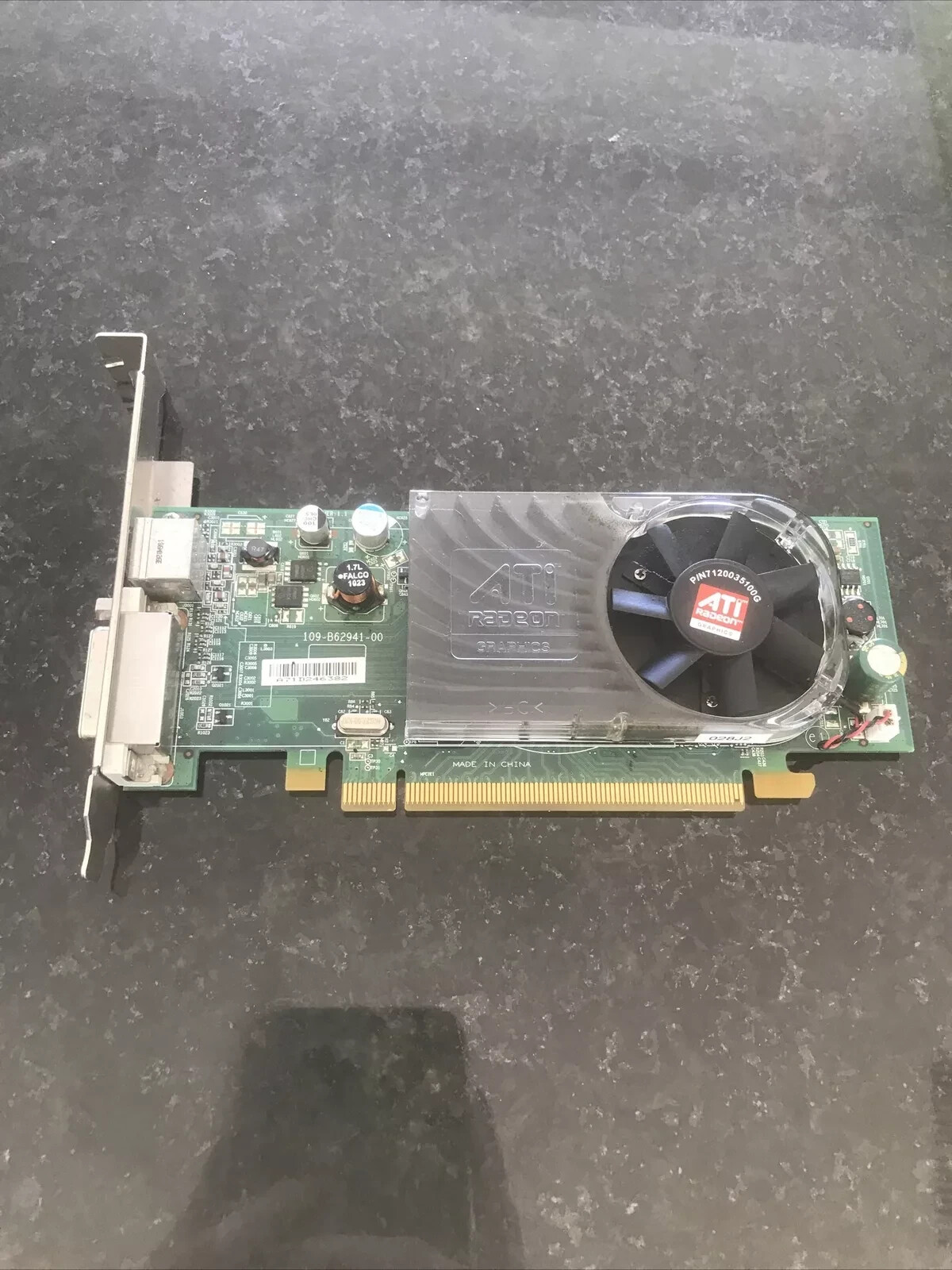 ATI Radeon B629 109-B62941-00 GDDR2 PCI-E Video Graphics Card DVI Display Port
