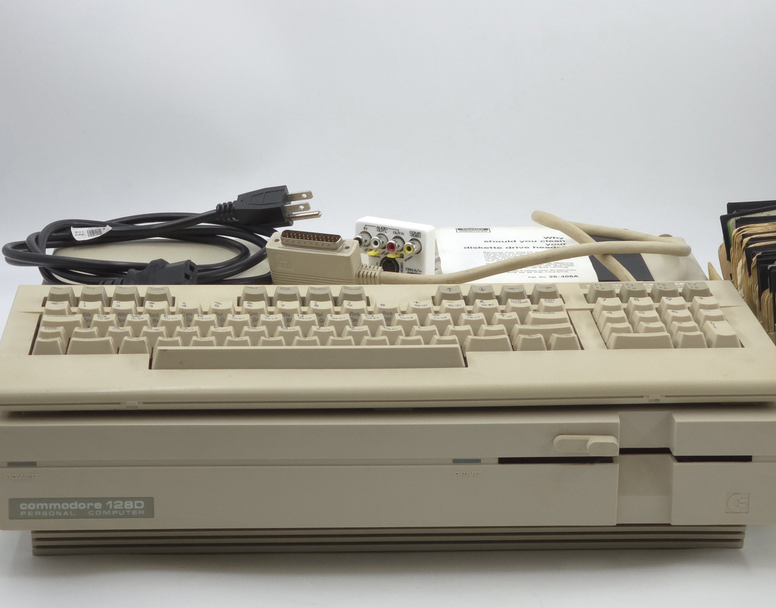 Commodore 128D 128DCR Computer Tested w/ Keyboard, And Over 50 Discs 