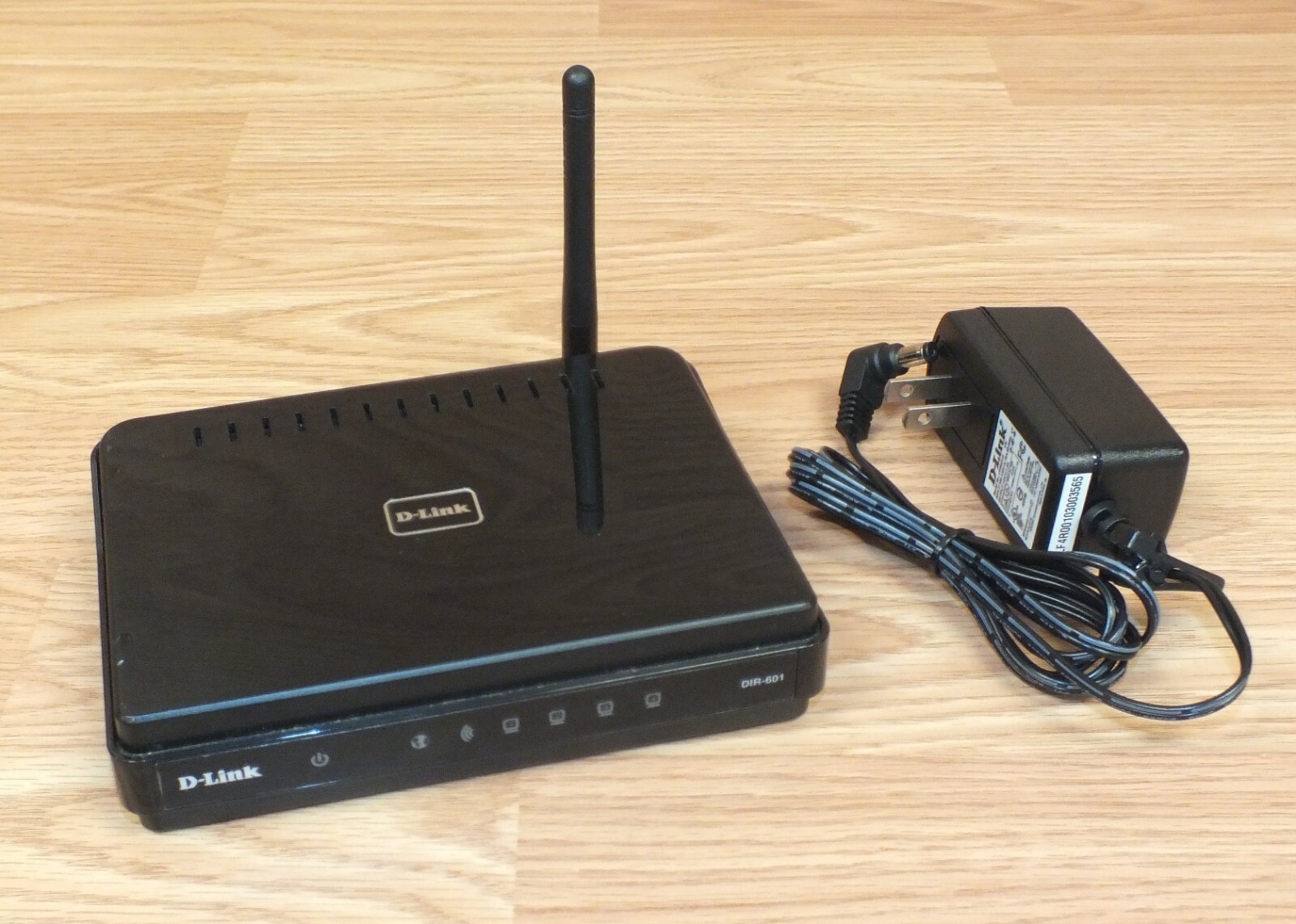 Genuine D-Link (DIR-601) 4 Port Wireless Home or Office Ethernet Router *READ*