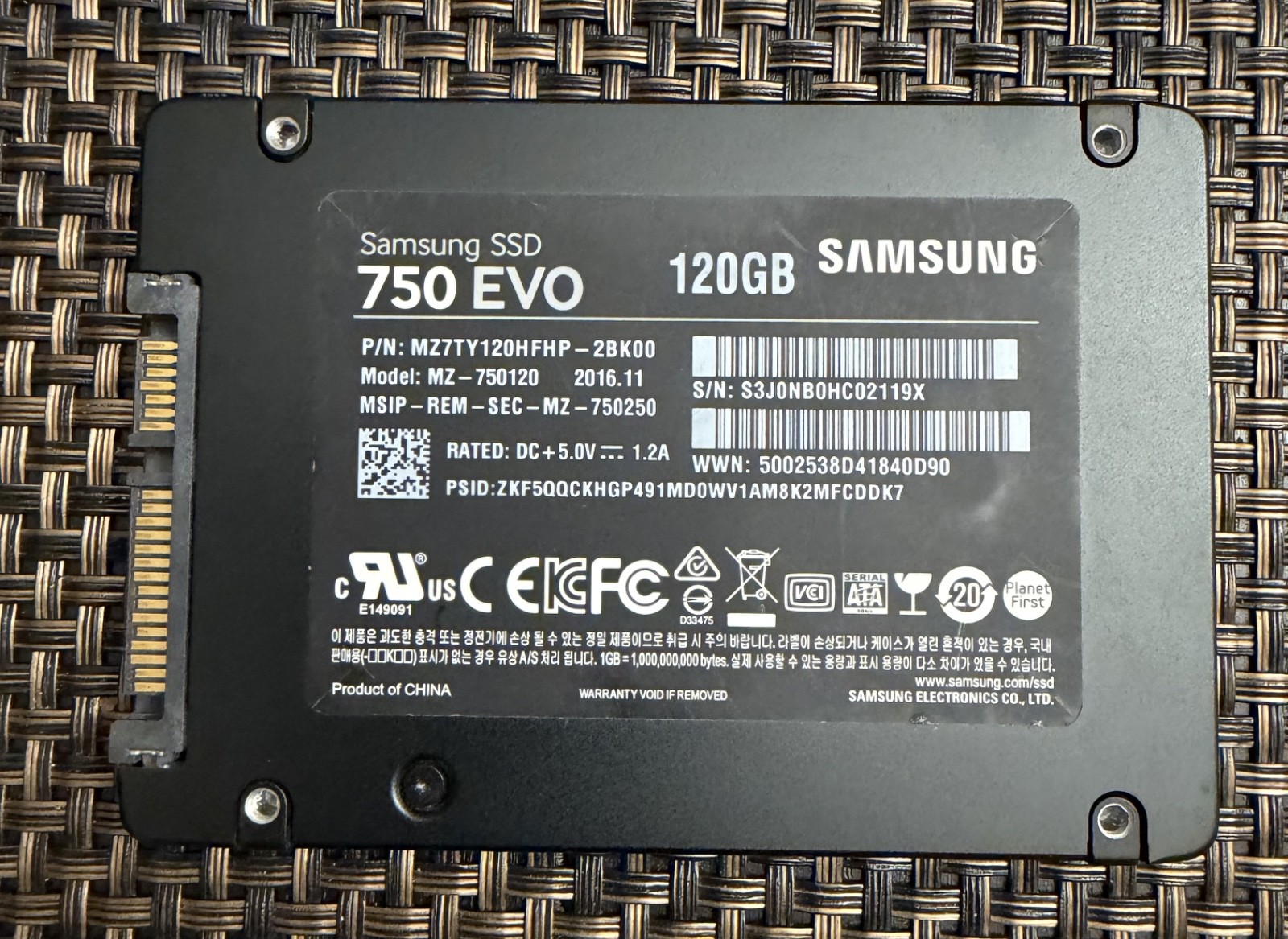 Samsung 750 EVO MZ7TY120HFHP - 2BK00 120GB SATA III 2.5" Solid State Drive