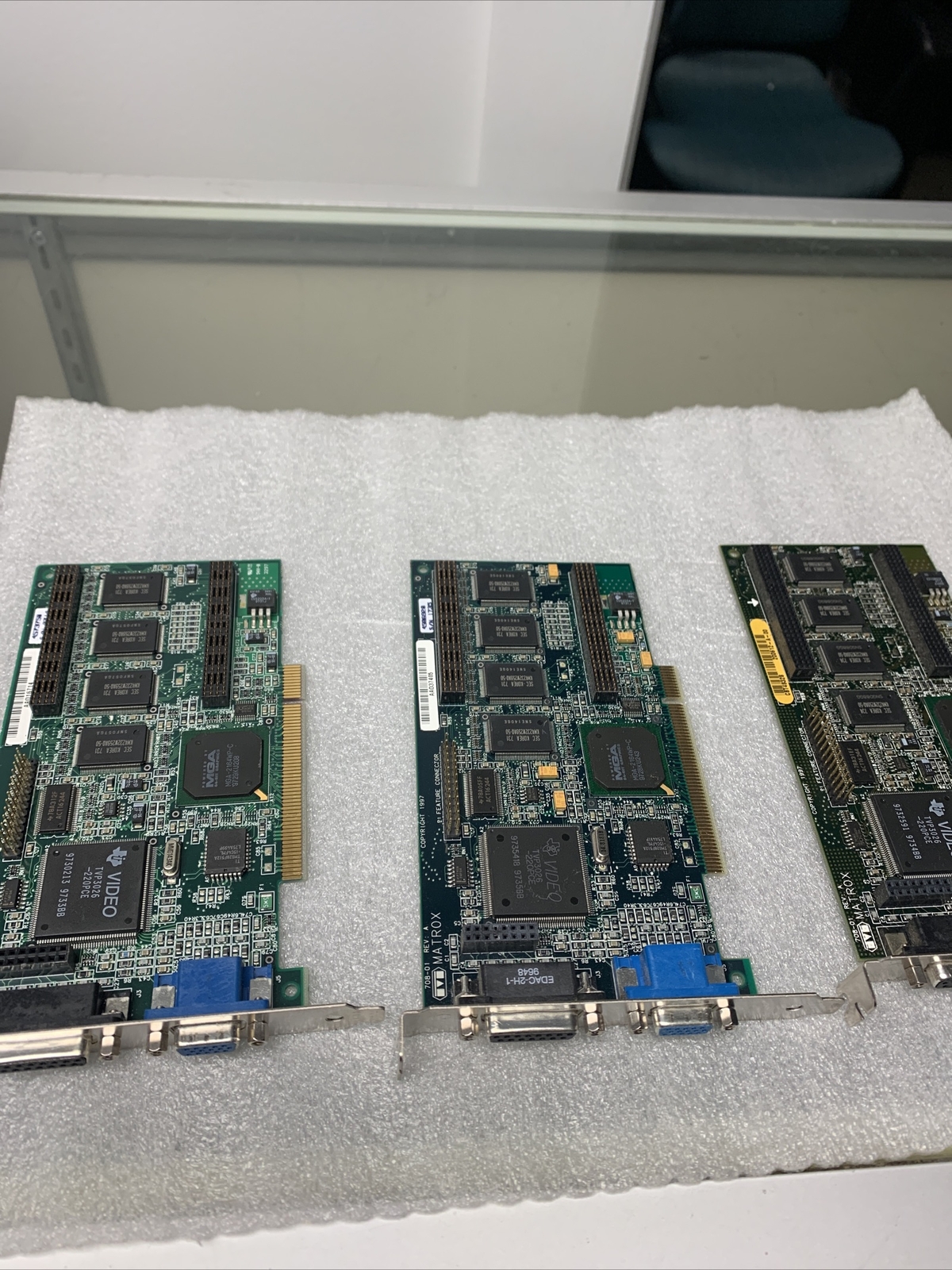 Matrox 708-01 Rev. A MGI MIL2P/4/HP 4 MB PCI Video Card   Quantity