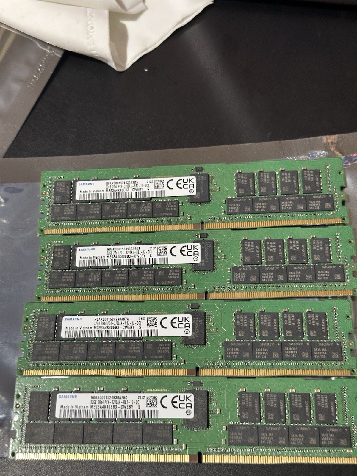 Samsung 32GB DDR4-3200 ECC Reg RDIMM M393A4K40EB3