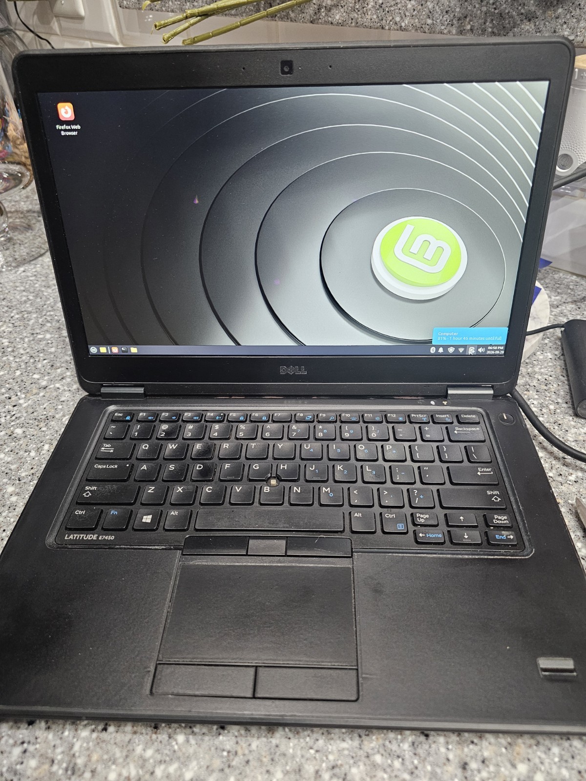 Dell Latitude E7450 14" i5-5300U 8GB 256GB SSD Linux Mint NEW Battery + Charger