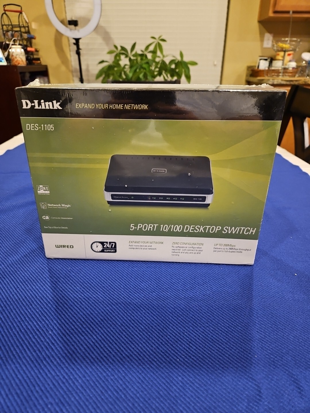 D-Link  DES (DES1105) 5-Port 10/100 Desktop External Switch Factory Sealed NIB