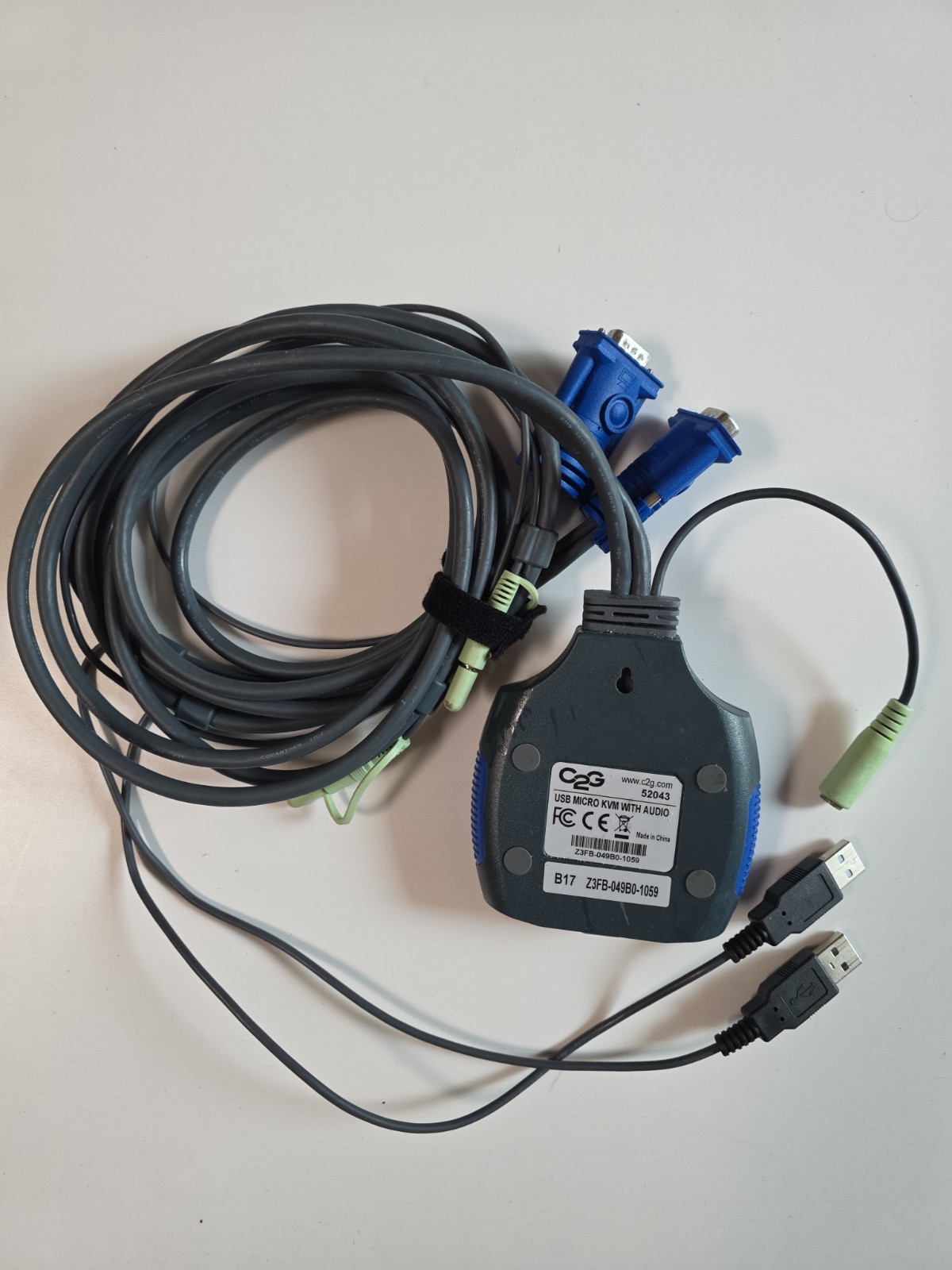 C2G Model / 52043 USB Micro KVM With Audio Tru-Link  2 Port Cables To Go