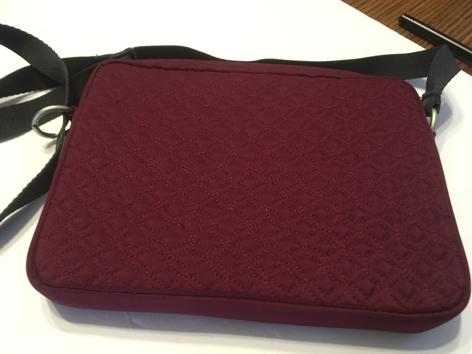 Belkin Burgundy Quilted I Pad Case Medium 9.5"/ 7"crossbody