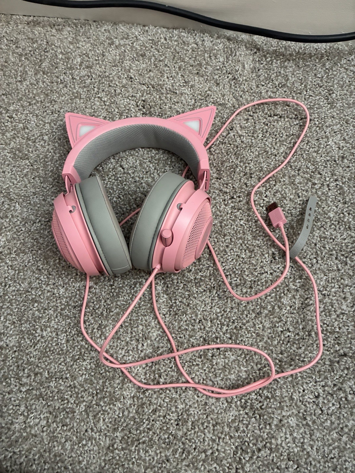 Pink/Gray Cat Ear Over-Ear Wired Gaming Headset 3.5mm On-Cable Mic