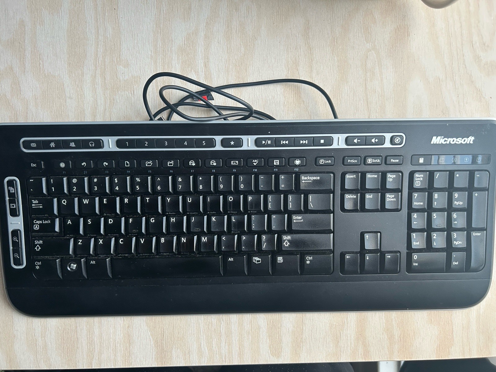 Microsoft Digital Media Keyboard 3000 Model 1343 USB Wired Multimedia - TESTED