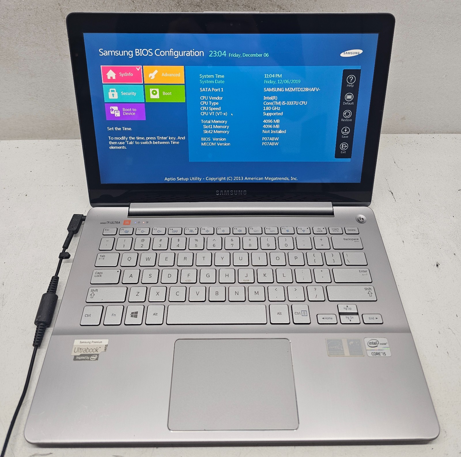 Samsung NP740U3E 13.3" Laptop Intel Core i5-3337U 4GB Ram 128GB SSD No OS (FL)