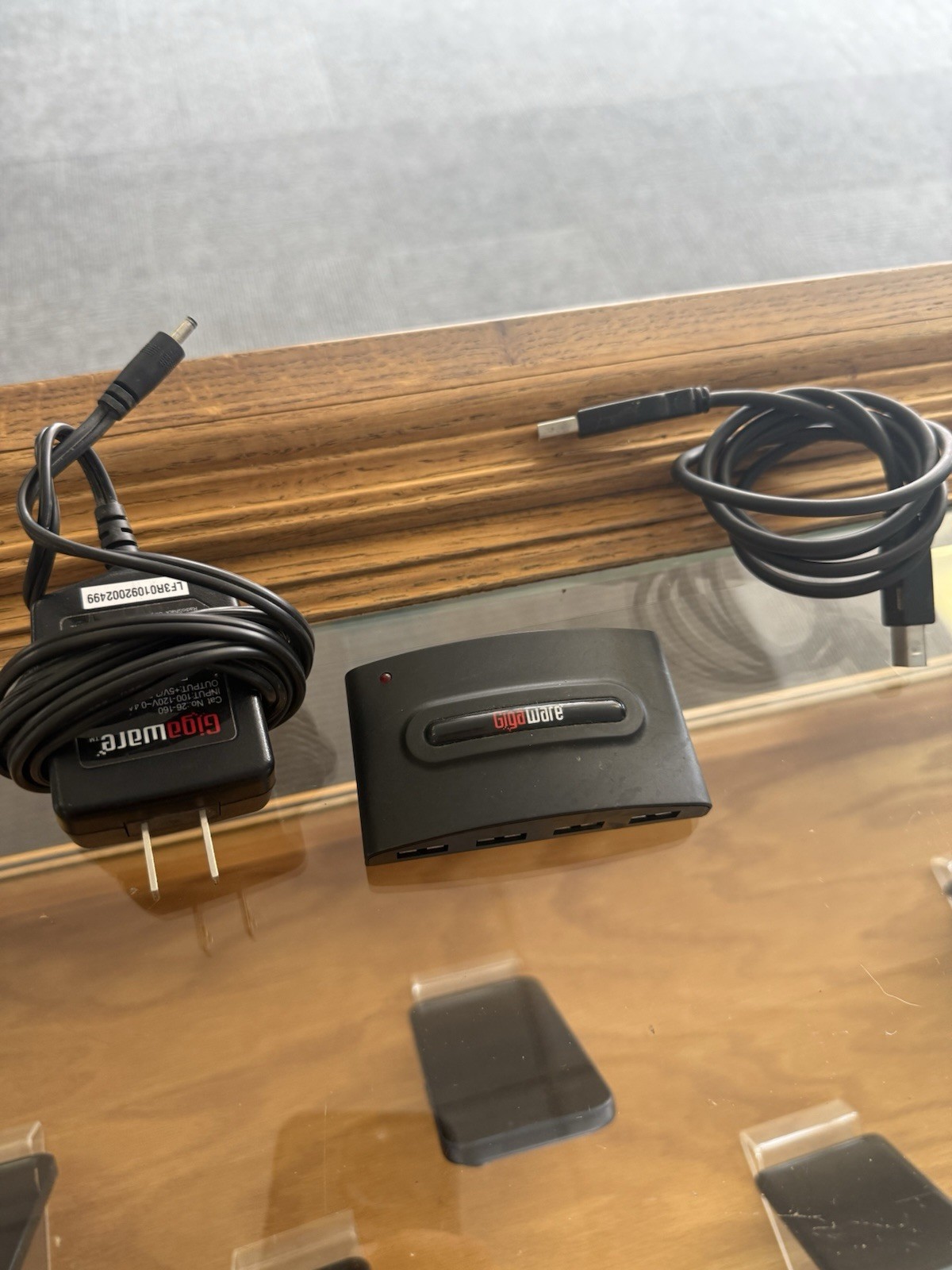 USB 2.0 PC/Laptop HUB 4 USB PORT By Gigaware (Radio Shack Brand)