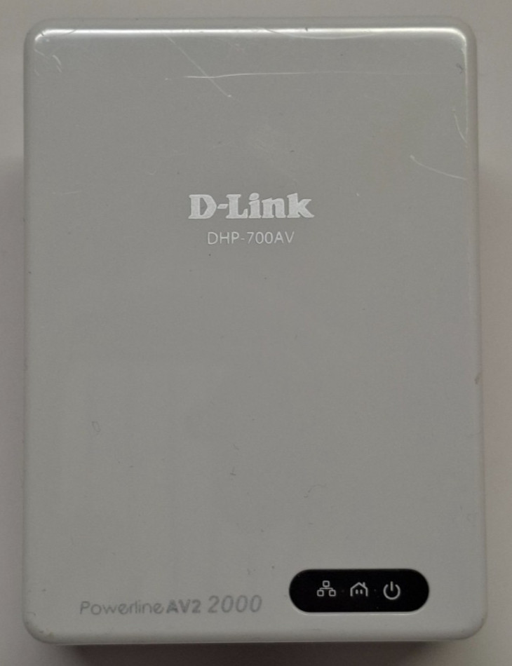 D-Link DHP-700AV Powerline AV2 2000 Gigabit Adapter in Mint Consition
