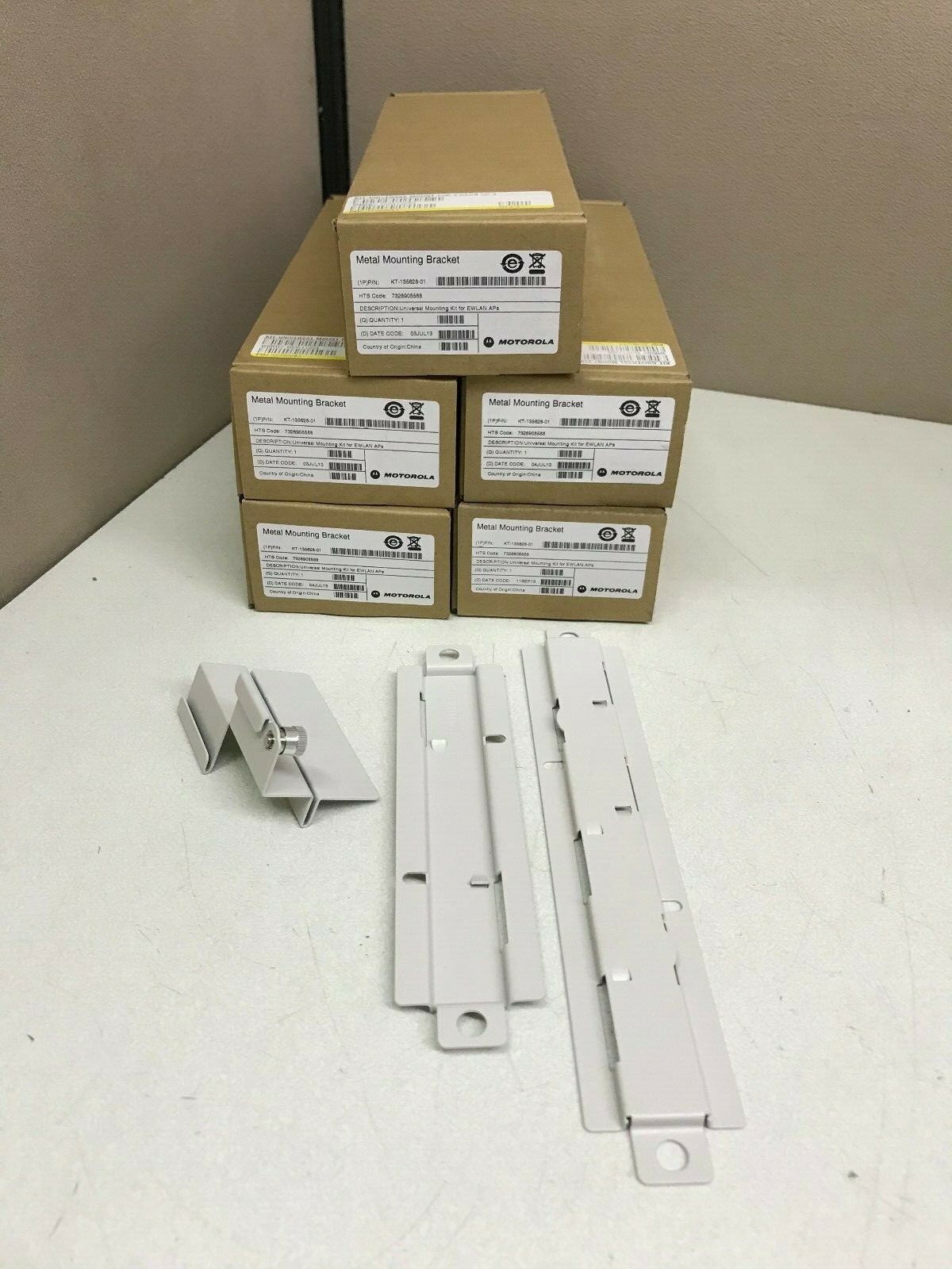 LOT of 5 NEW Motorola KT-135628-01 Universal Mounting Bracket for EWLAN AP