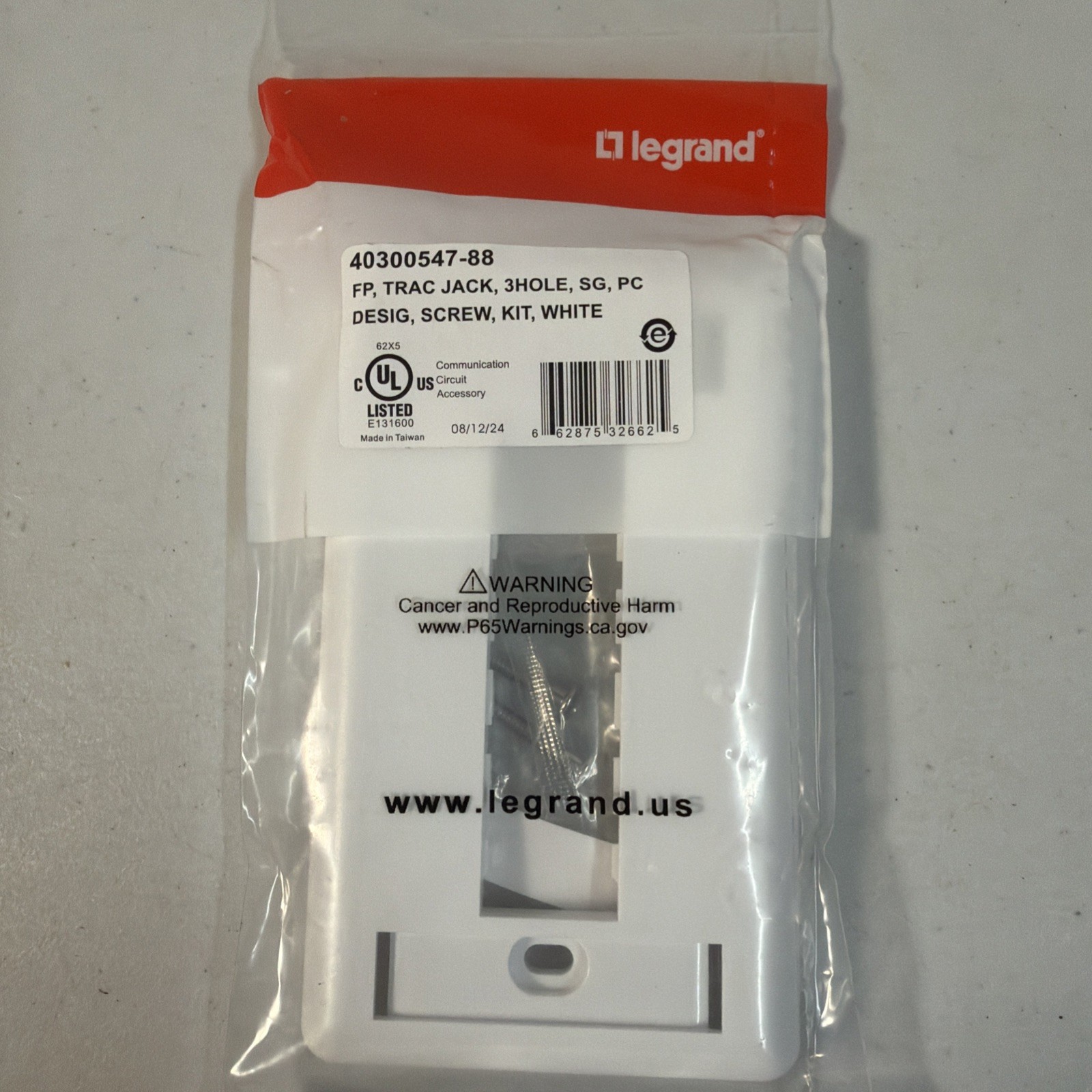 Ortronics OR-40300547-88 TracJack Faceplate 3 Hole Single Gang White 3 port