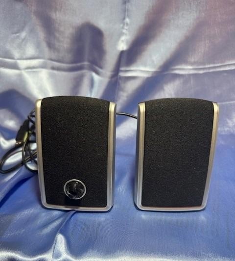Pair of Digital Experience USB Powered Computer Speakers Model GEMPU1-0G