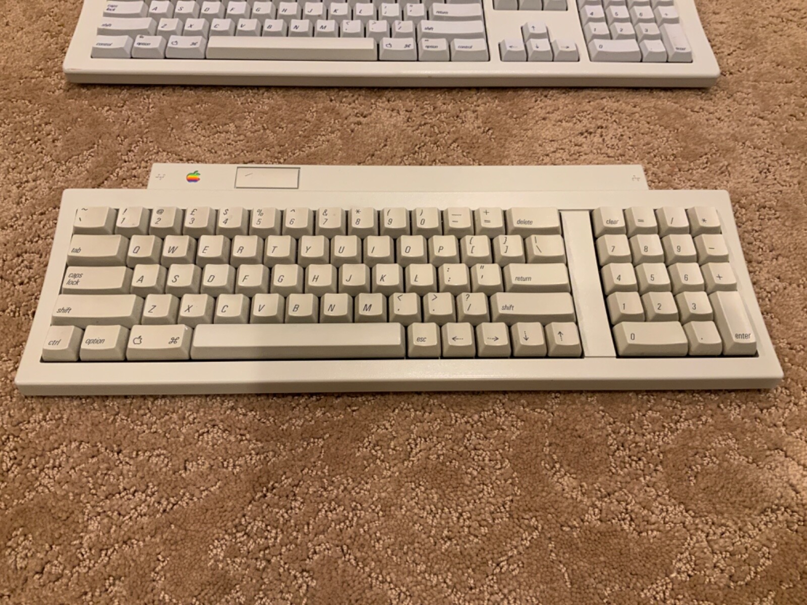 Apple Keyboard II M0487 White Alps VG condition Tested  Works