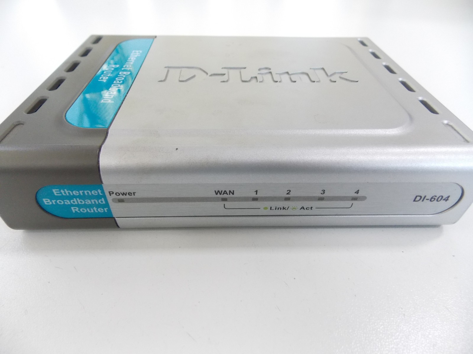 used D-Link DI 604 10/100 Ethernet Broadband Router 4 Ports A/C POWER ADAPTER