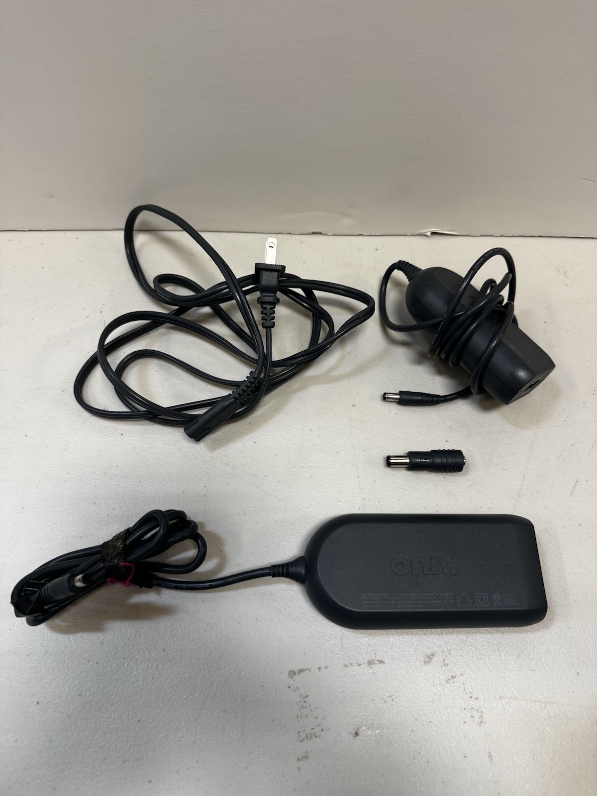 ONN ADS-90SL-19A-2 19090E & 65QI-19A2 Universal Laptop Charger USED (X2) LOT
