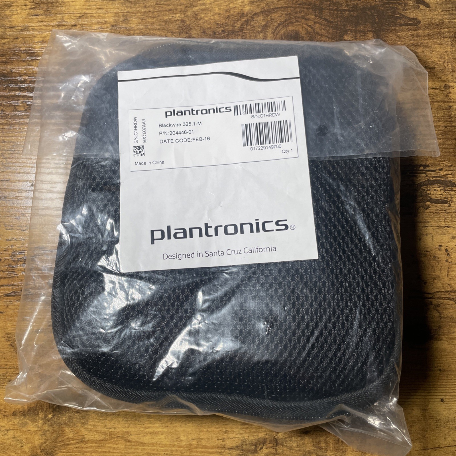 NEW Plantronics Blackwire C325.1-M USB Headset w/ Carrying Case 204446-01