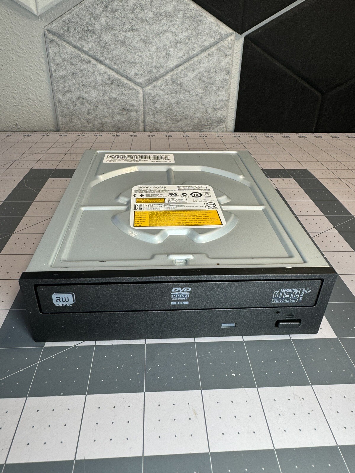 Panasonic SW820 DVD/CD Multi Recorder DVD+R DL Drive SATA 5.25" - TESTED